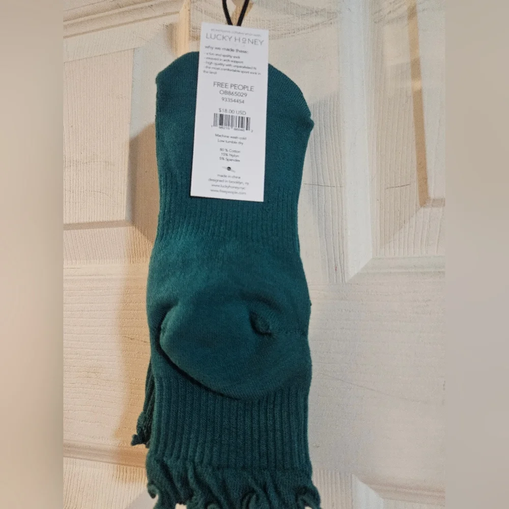 FP Movement x LUCKY HONEY COLLAB Classic Ruffle Socks: GREEN: NEW WITH TAGS
